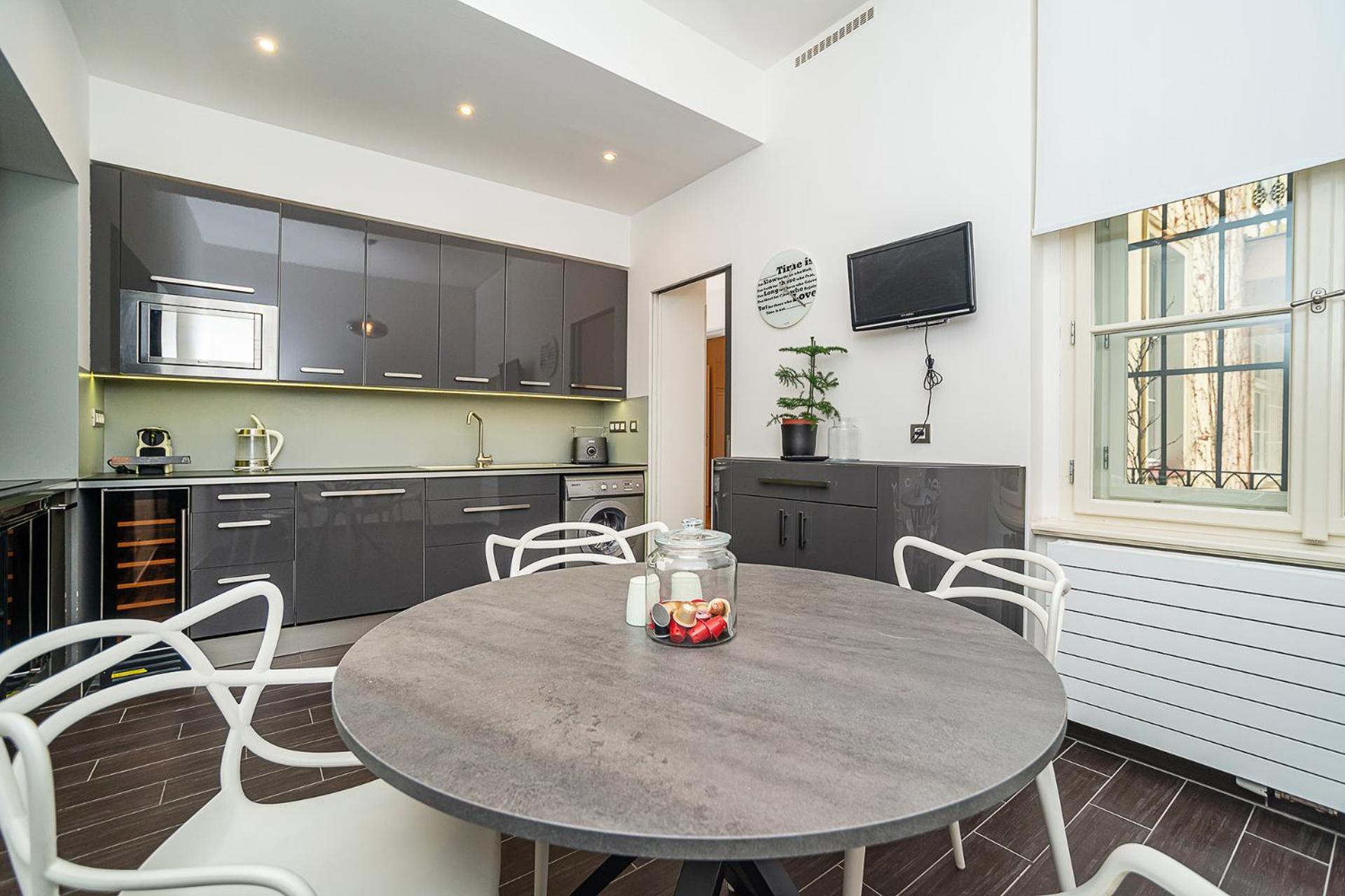 Appartement Luxurious Two-bedroom In The Old Town Praag