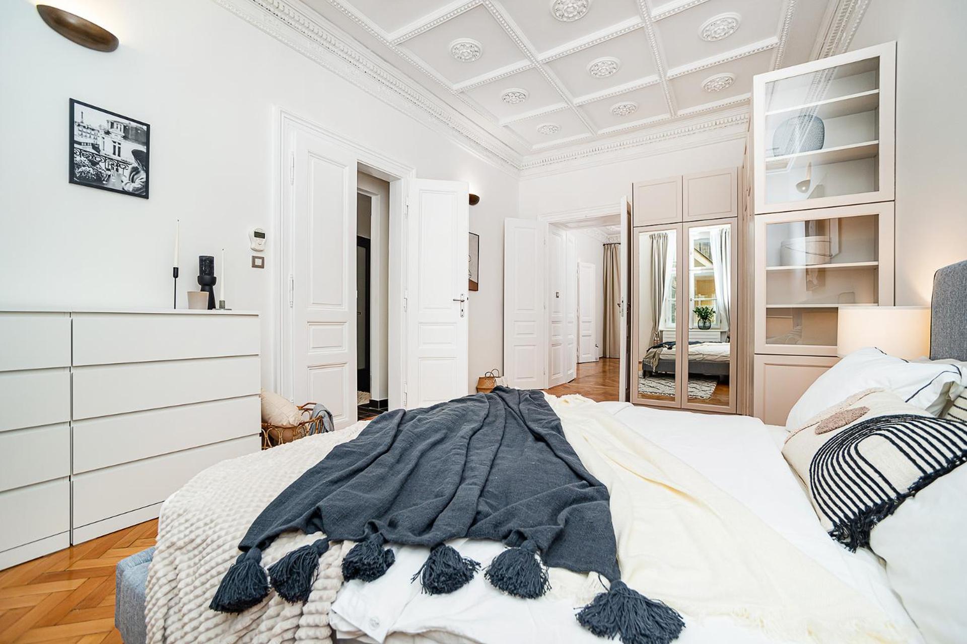 Appartement Luxurious Two-bedroom In The Old Town *