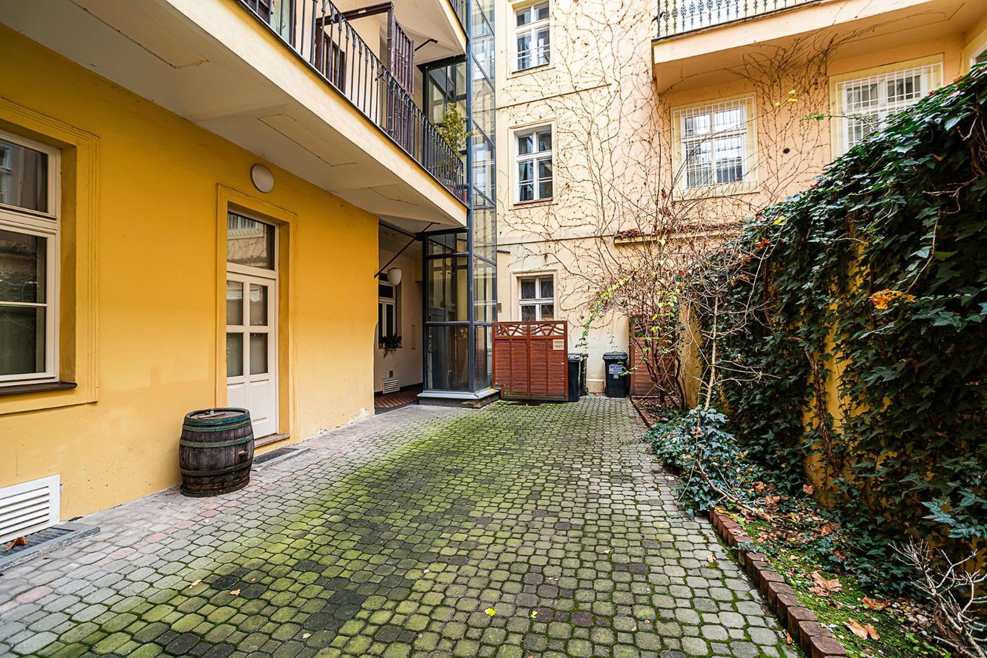 Appartement Luxurious Two-bedroom In The Old Town Praag