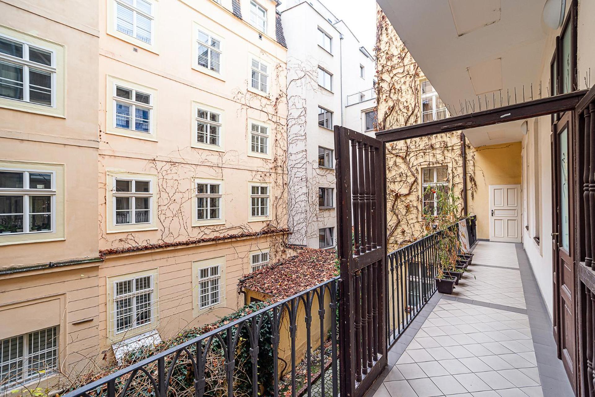 Luxurious Two-bedroom In The Old Town Appartement *