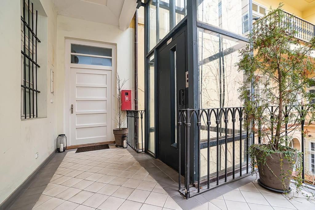 Luxurious Two-bedroom In The Old Town Appartement Praag