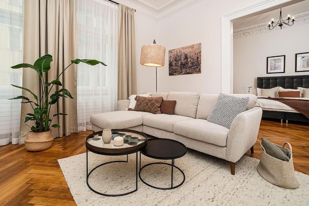 Luxurious Two-bedroom In The Old Town Appartement